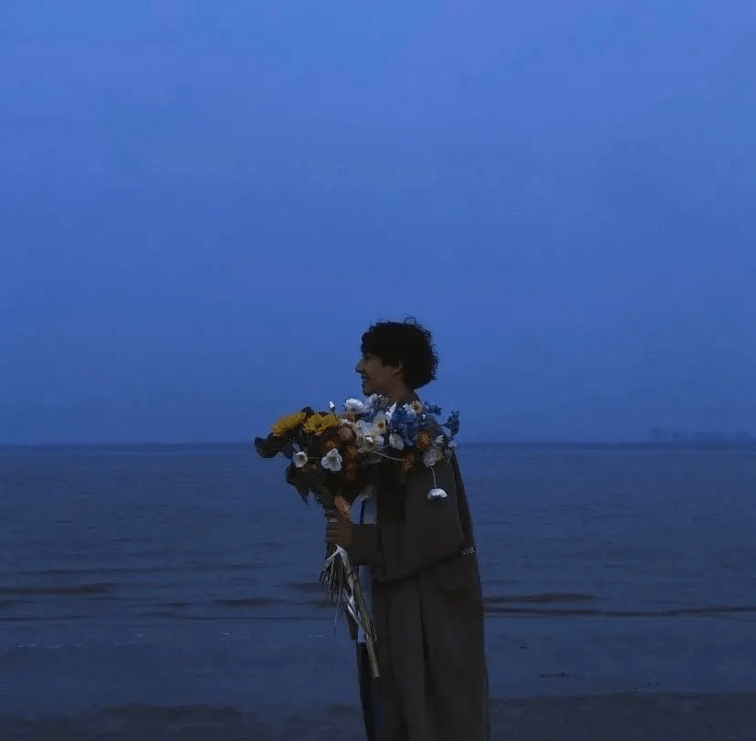 巨款|今日头像丨这个冬天可以当穿你外套的那个女孩吗？