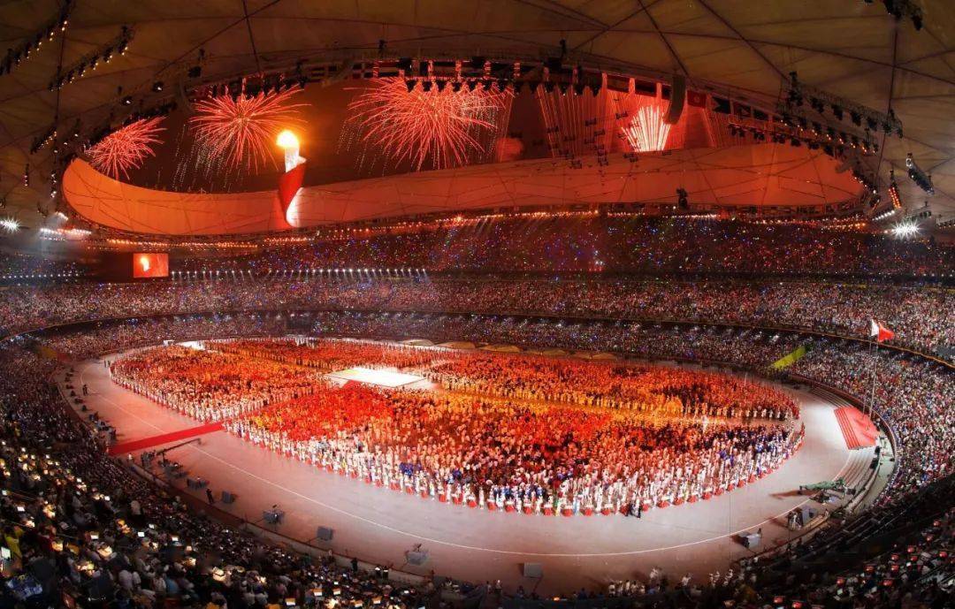 2008北京奥运会鸟巢,北京欢迎您福娃图片 2008年8月8日,北京国家体育馆鸟巢,北京奥运会开幕式,李宁点燃奥运