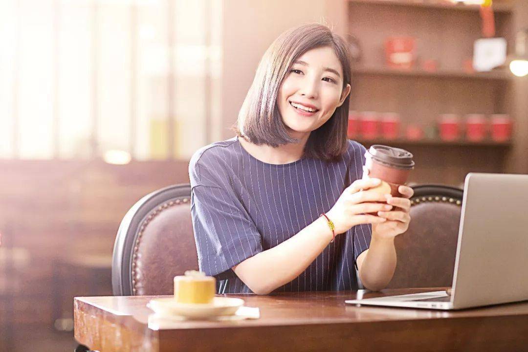 点击查看源网页 中国红串起深藏于故宫的瑞兽貔貅,属于中国人的开运小红绳,给你2021年带来好运