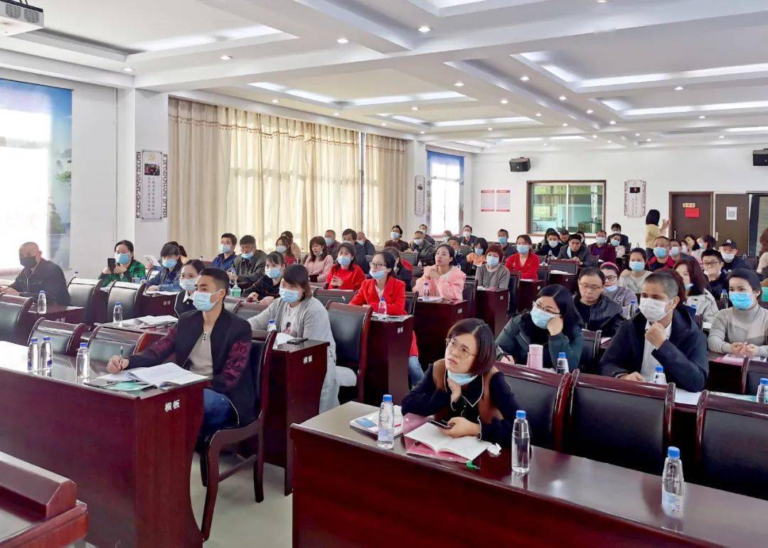 经开区举办企业负责人职业健康管理培训班