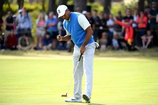 老虎伍兹最新排名_老虎伍兹现状,离婚被分走7.5亿,2年前无法走路,现女