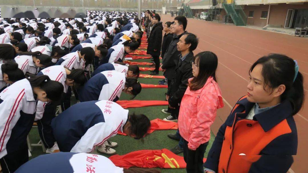 【励志ing】启航追梦，决胜高考——我校高三3、4部举行励志感恩演讲报告会