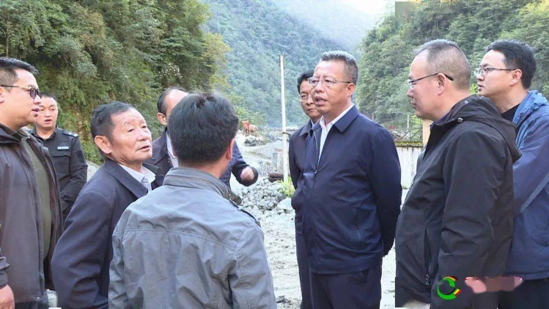 李文辉到贡山县调研
