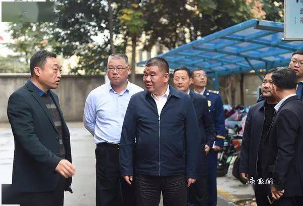 市委常委,宿迁经开区党工委书记张昊在青华花苑调研全国文明城市长效