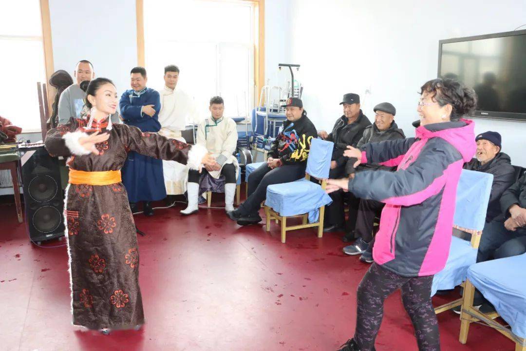 骑艺术节，先后成功承办了两届内蒙古蒙古语戏剧节和首届内蒙古音乐节。至此“2020年锡林郭勒乌兰牧骑艺