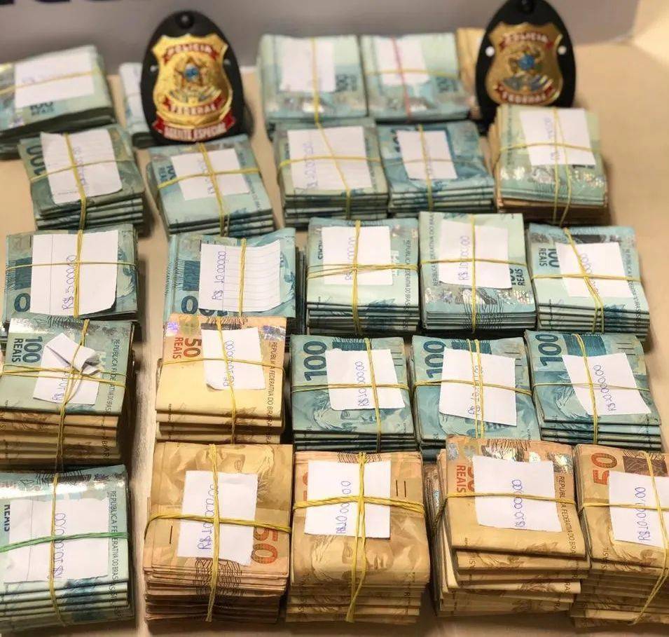 巴西一国际机场一旅客携带大量来源不明的现金遭调查!