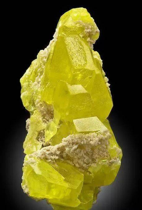 美丽的硫矿石