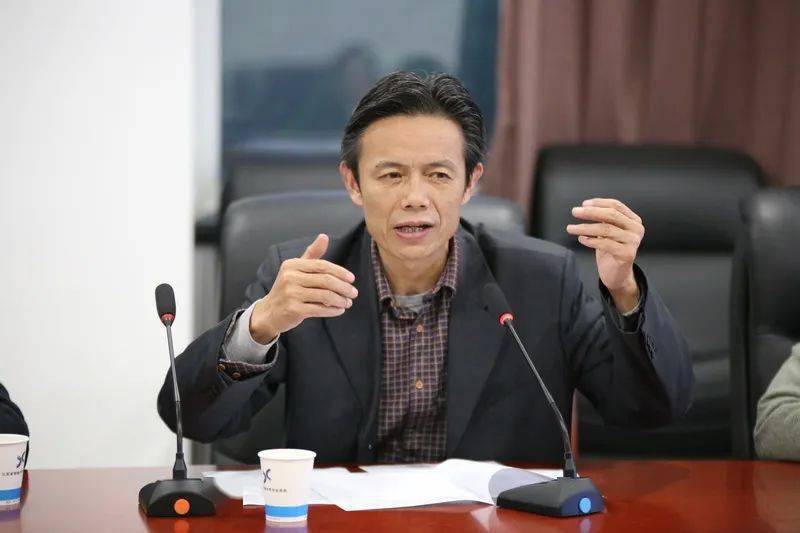 校党总支书记邵良校长作勉励讲话孙月远副书记宣读艺术教研室成立决定成