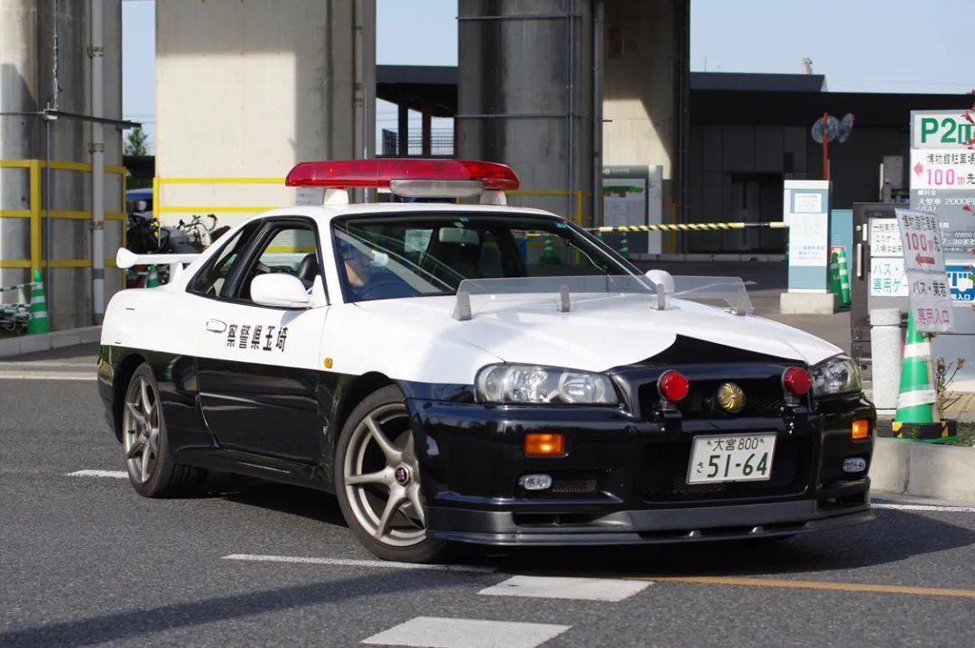 你得懂! 日本警车为啥是世界汽车文化的大团圆?