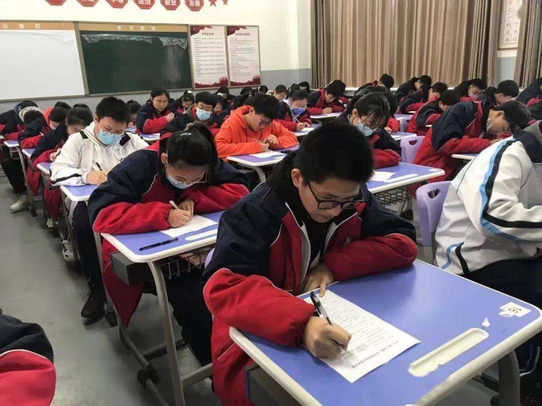 商丘市第一中学2020年度中学生团校秋季班结业考试