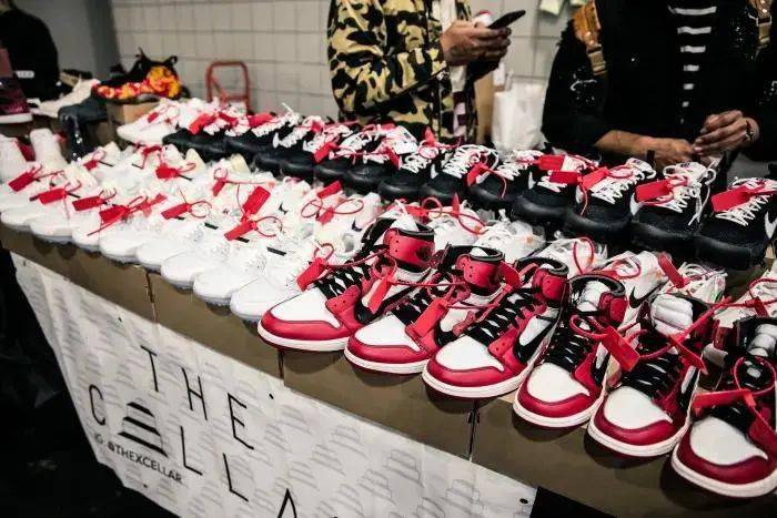 resell shoe stores