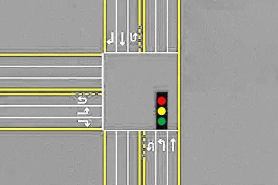 左转车辆:红灯时停止,绿灯时左转;经过如上图所示的t型路口,车辆不可