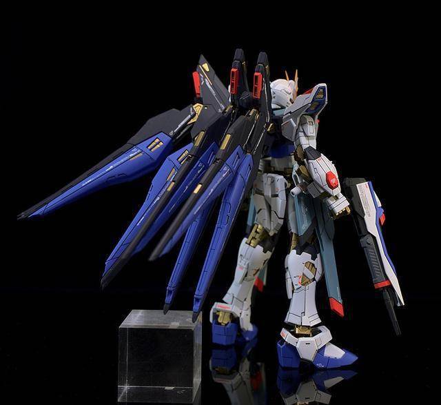 根大木秀:rg zgmf-x20a 强袭自由高达