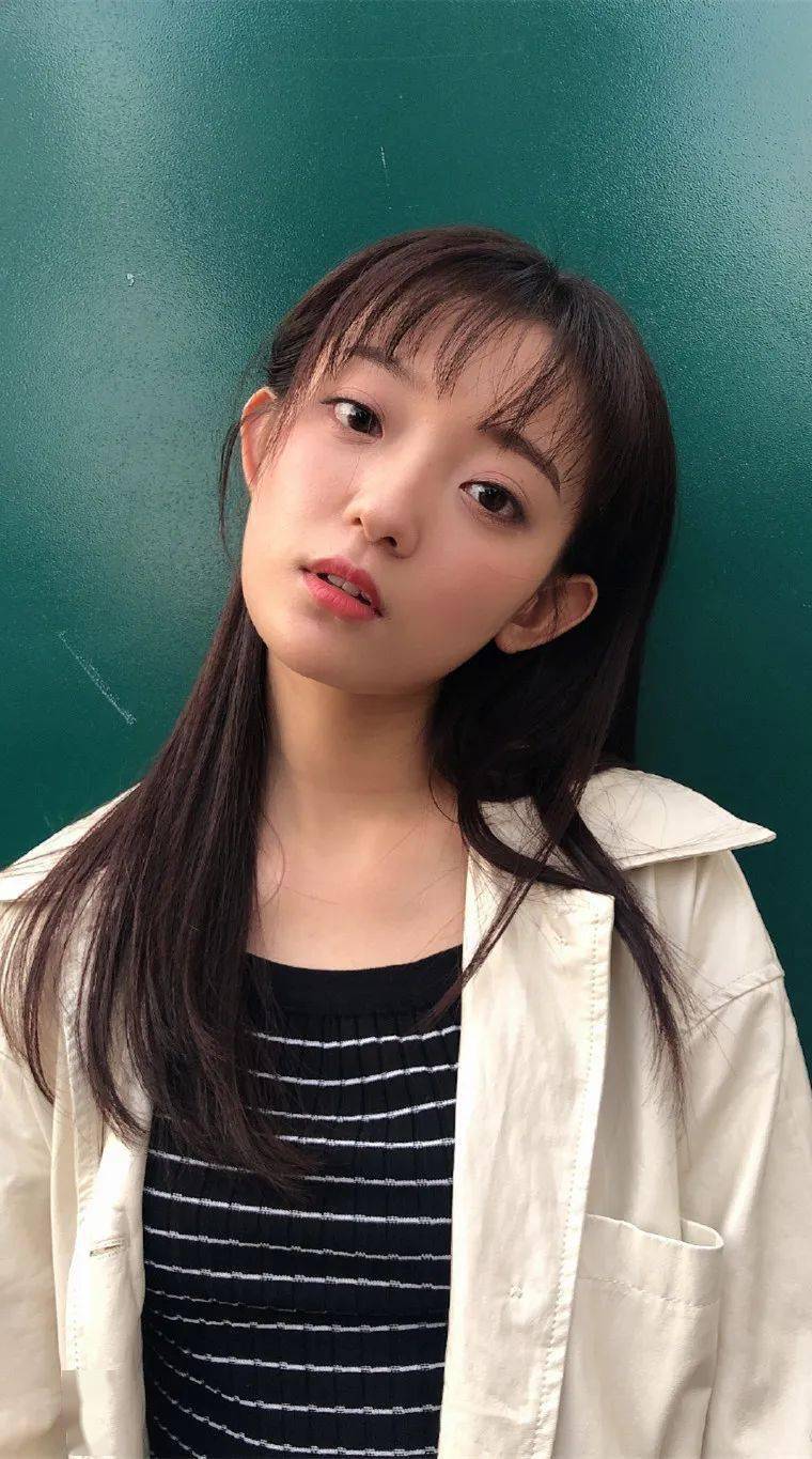 手机壁纸罗予彤