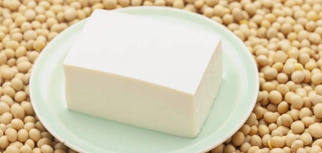 豆腐是西汉淮南王刘安发明的绿色健康食品,时至今日,已有2100多年的