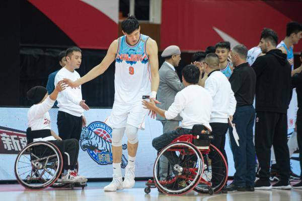 CBA助力“轮椅上的篮球梦”_伊力特