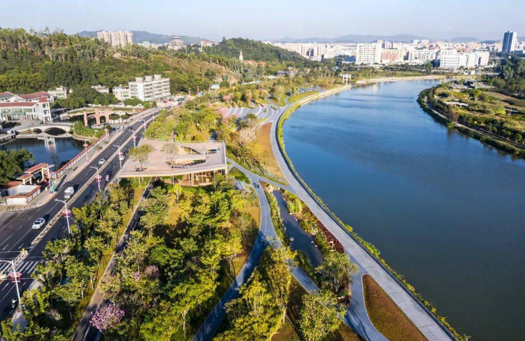 利用地形高差及生物净化原理,梯田湿地以茅洲河