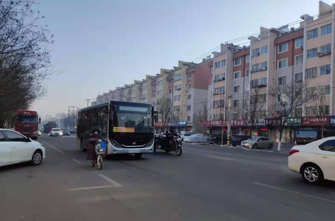 来源:牛河梁的曙光 近日,有家乡网友发现咱大凌源新上一批公交车.