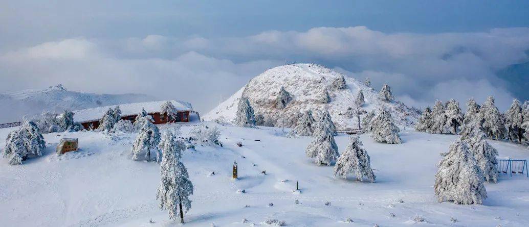 2020年12月26日盛大开启百里荒滑雪将于百里荒滑雪场929292尽情