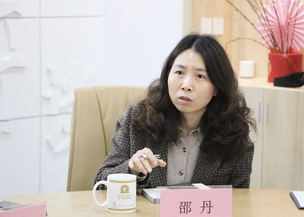 张鑫瑜北干街道湖滨花园社区书记,主任兼妇联主席 严莹北干街道湖滨