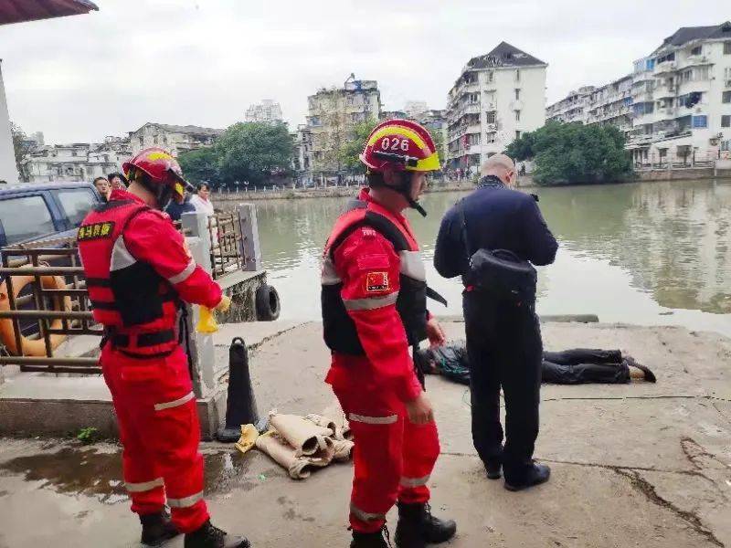 视频:突发!温州市区河道发现女尸