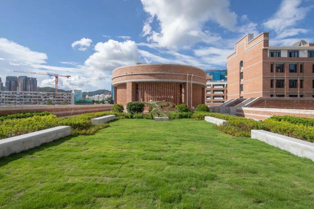 深圳中学泥岗校区(欧帕集团)
