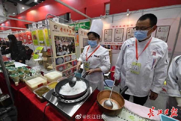 真香，武汉食博会 吸引众多市民来淘货