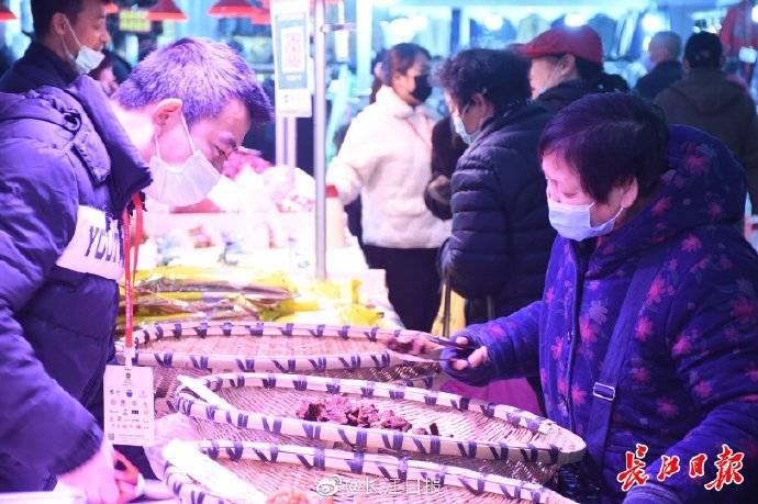 真香，武汉食博会 吸引众多市民来淘货