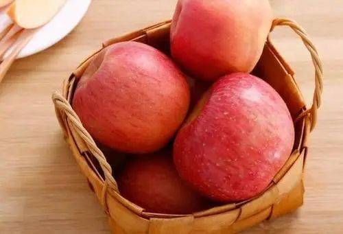 八个月宝宝可以吃什么水果比较好 4d789403eb2c439bb20436165723078e.jpeg