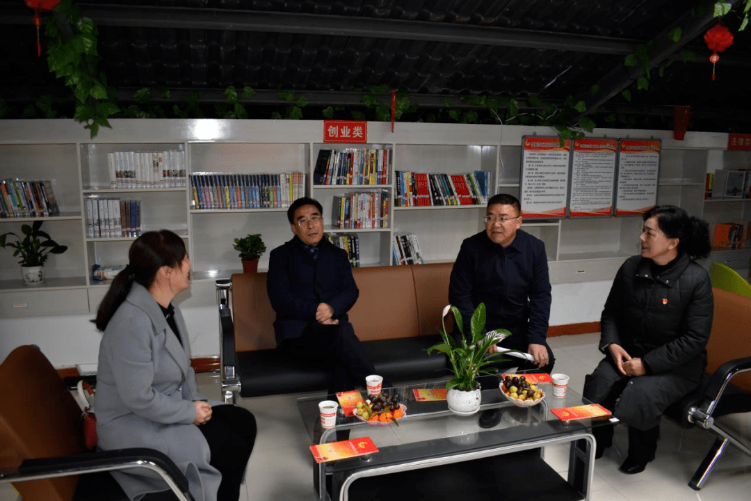 青年之家在舟曲电商公共服务中心落户挂牌