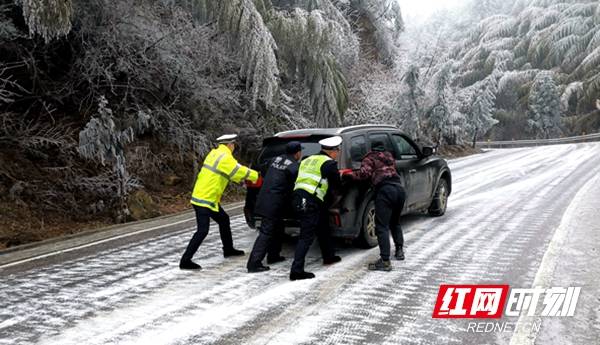 隆回交警：加强雨雪冰冻天气道路交通安全管理