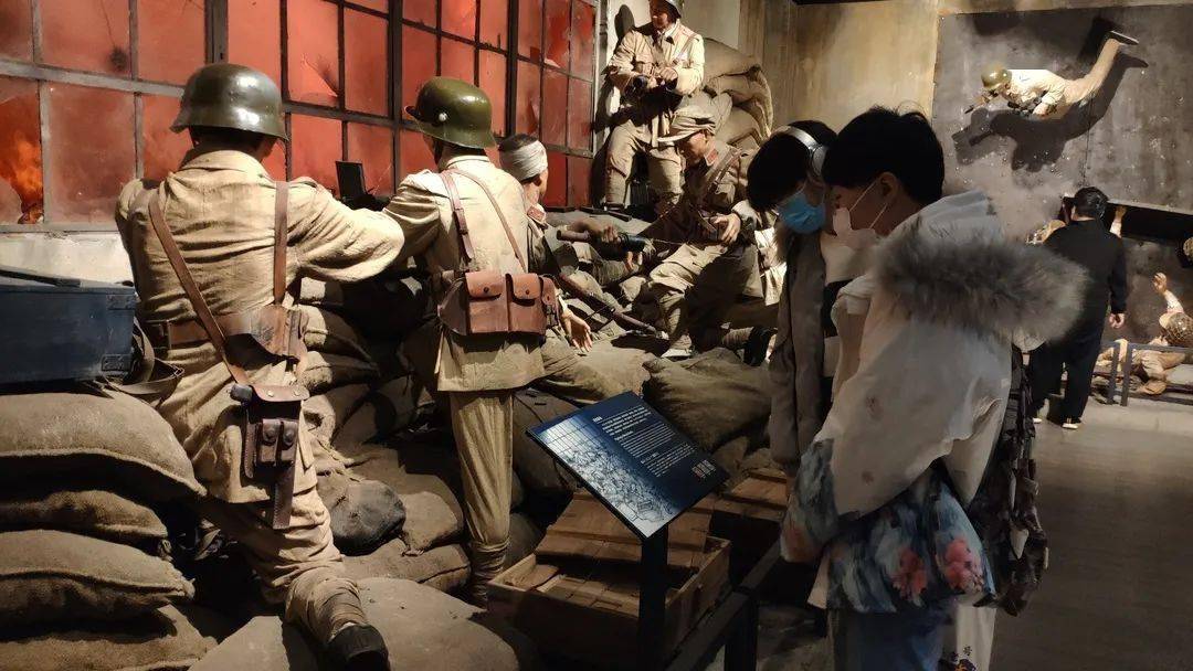 团日活动f1805101班参观四行仓库抗战纪念馆