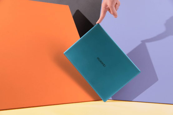 闪粉|华为MateBook X设计解读：一Mate相承的色彩美学艺术