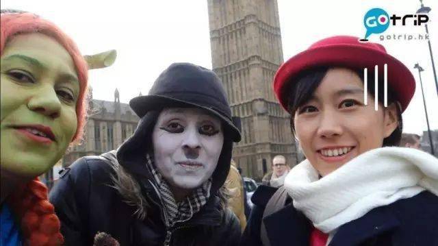 据知名博主"天才女行社"说,自己在伦敦游玩时,被骗子给