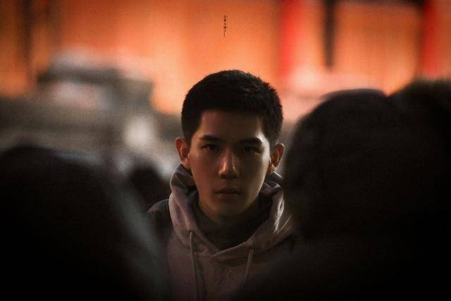 当今男明星谁最能hold住寸头王安宇绝对算一个