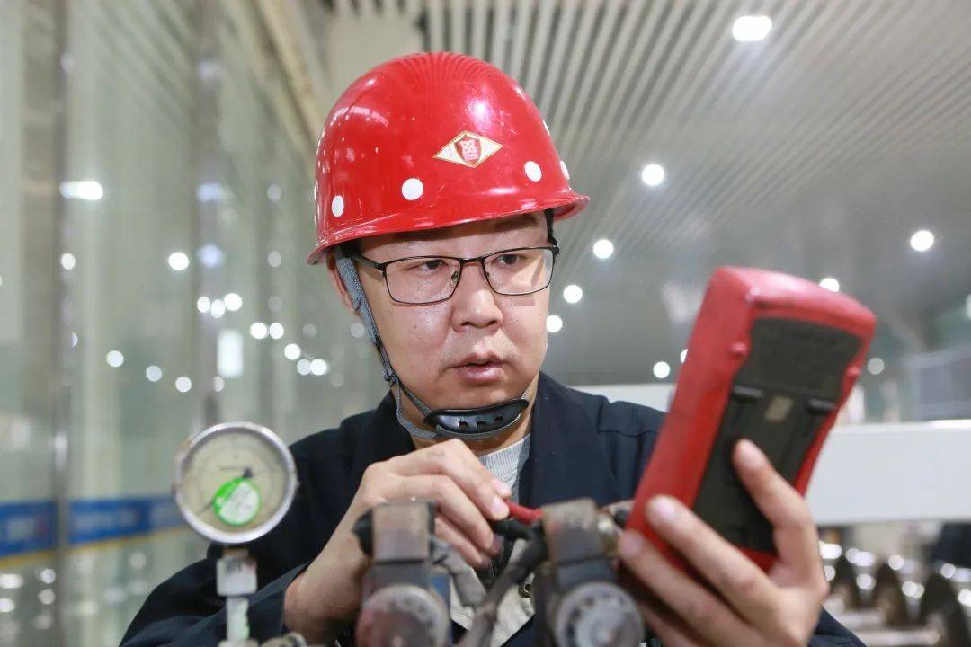 他们,是新时代的铁路工匠!