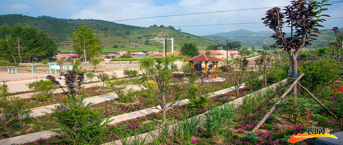 我们的全村福丨承德市隆化县小庙子村"双基"提升让贫困村变身"样板村