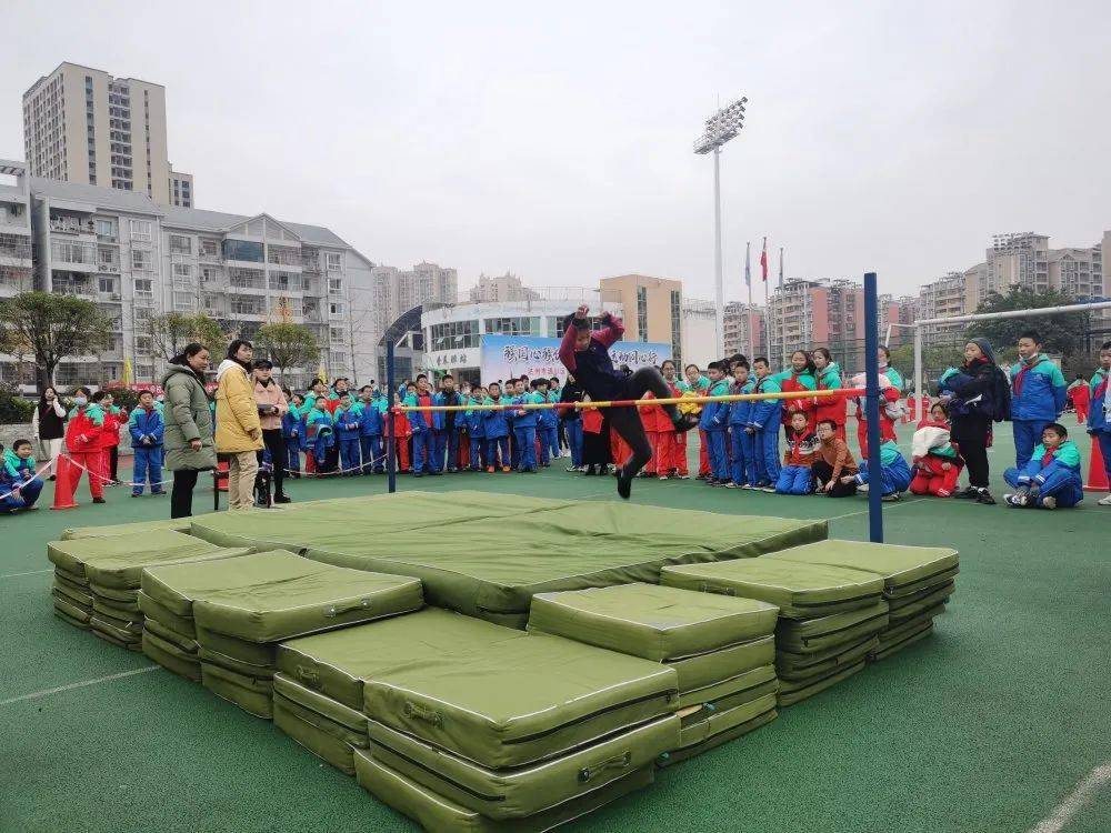 通川区2020gdp_达州通川区(3)