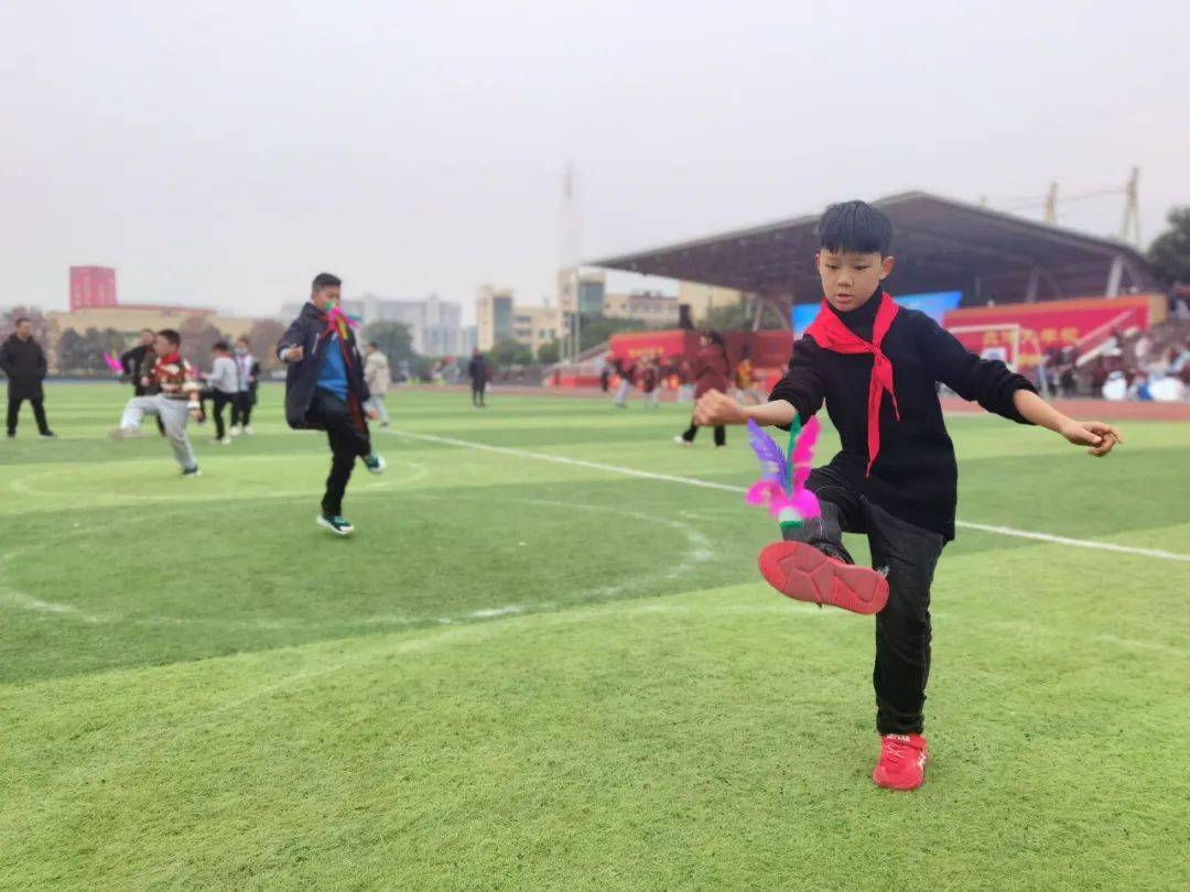 育小大课间"毽"美民族情_活动