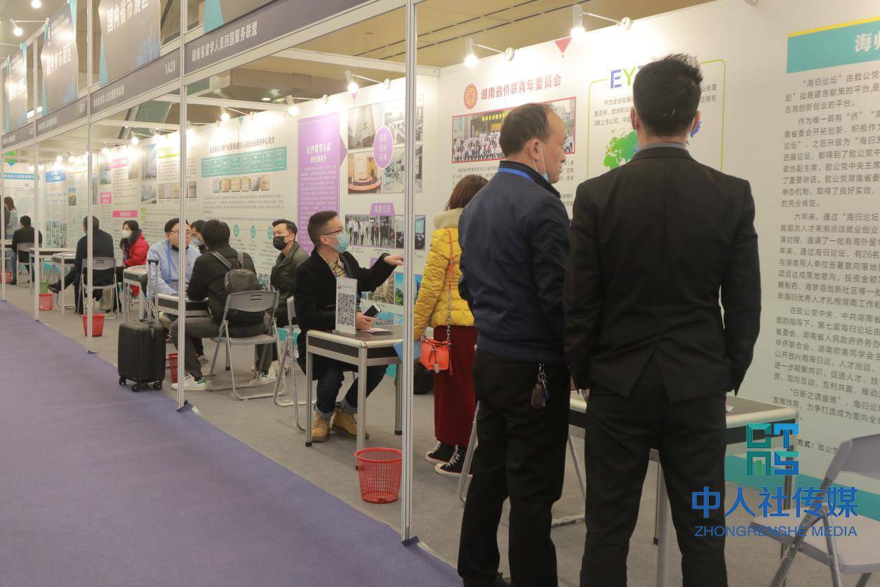 中国2020年GDP13万亿_中国年手抄报(3)