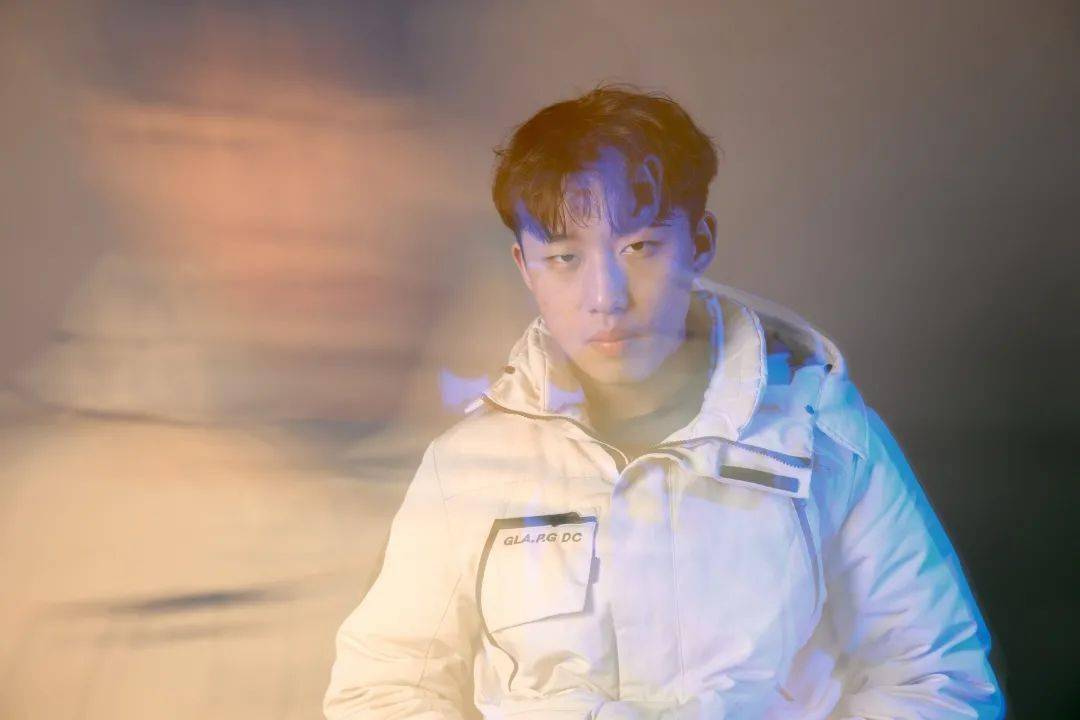 19级图片摄影二班《摄影用光》结课展览_孔浩然