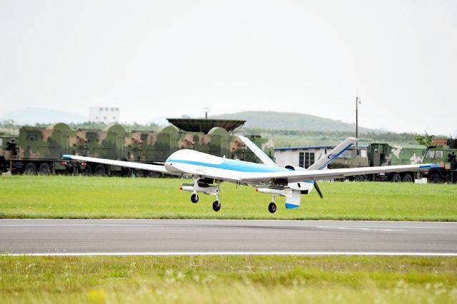 成功首飞|盘点丨“十三五”的那些第一飞：点燃航空报国的激情与梦想