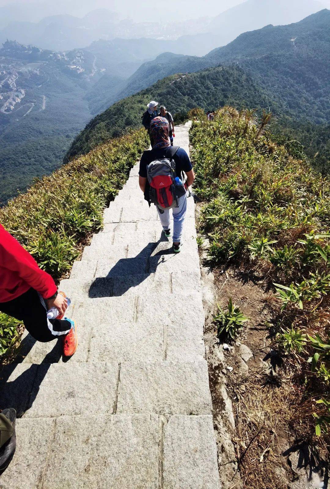 1日游梅沙尖深圳十峰健身登山打卡上360爱情天梯