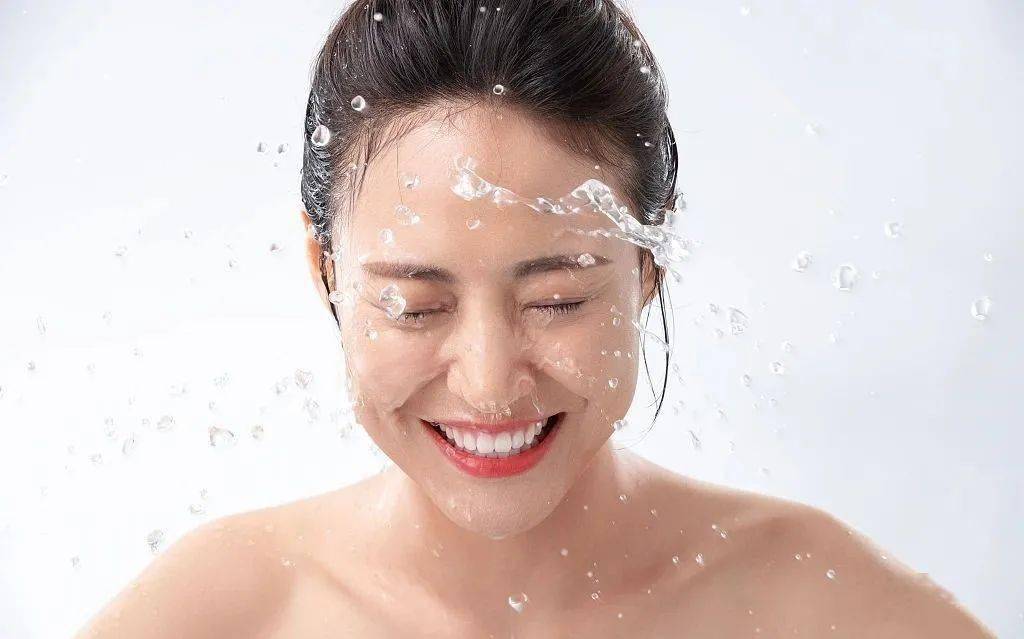 脸上长痘用什么卸妆油 622340a62a1f4e658216f7c7188d48b3.jpeg