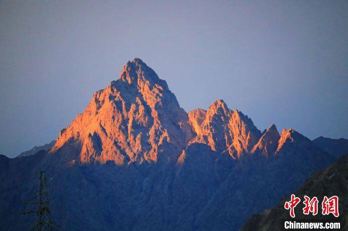 祁连山雪山草原迎来2021年第一缕阳光