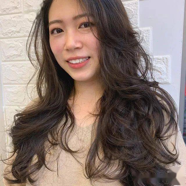 2021年,中长发烫发精选,选对发型就很美