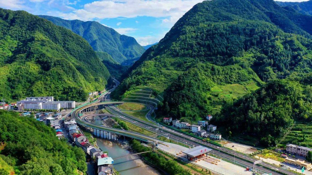 2021东乡gdp_2021新年快乐图片(2)