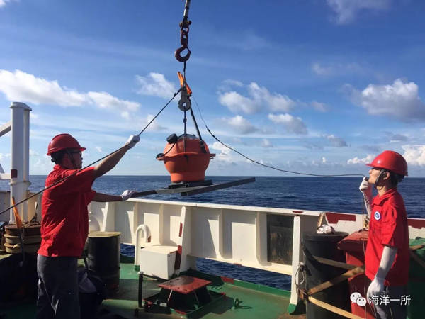 自然资源|“向阳红01”船在印度洋首次成功布放洋底综合观测潜标