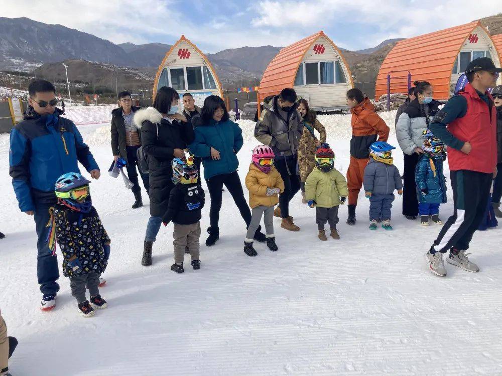 娅豪国际滑雪场