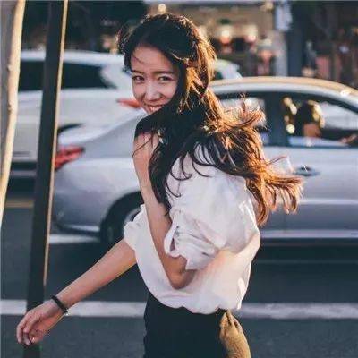 女生头像_低头
